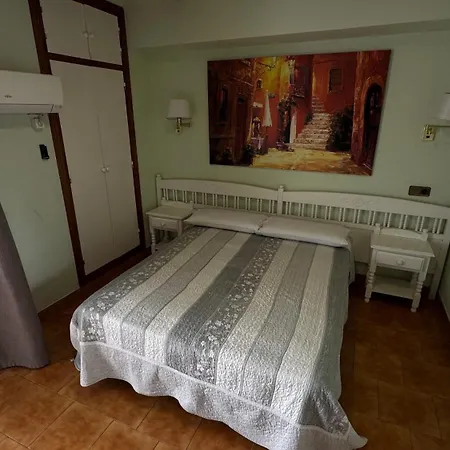 Hotell Hostal Mia Madrigal de la Vera